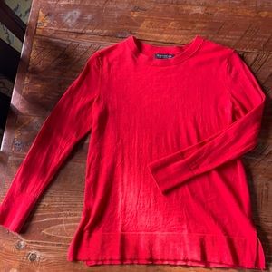 Red merino wool crew neck light sweater